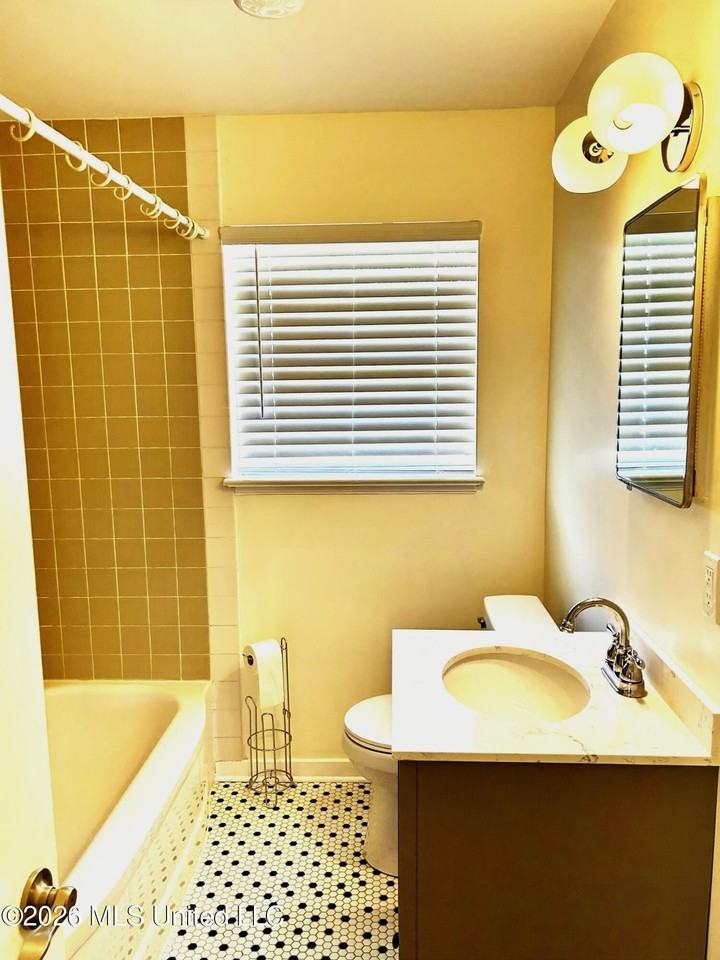 211 Woodland Cir - Photo 7 of 22