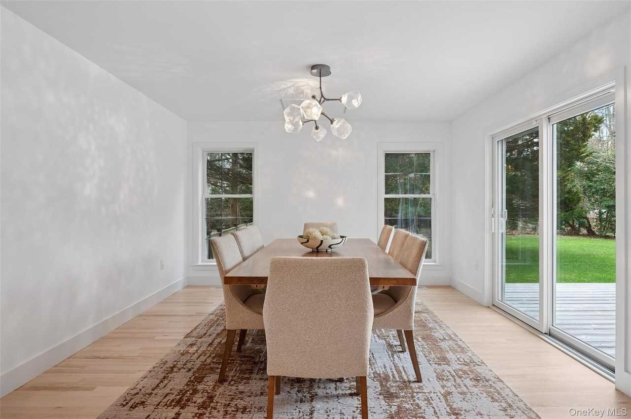 4056 Noyack Rd - Photo 7 of 21