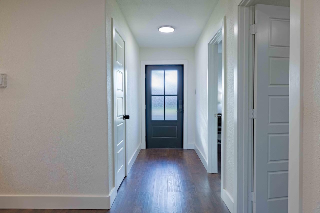 Pomeroy Dr - Photo 2 of 24