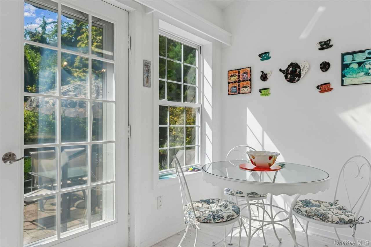 35 Halsey Rd - Photo 6 of 17