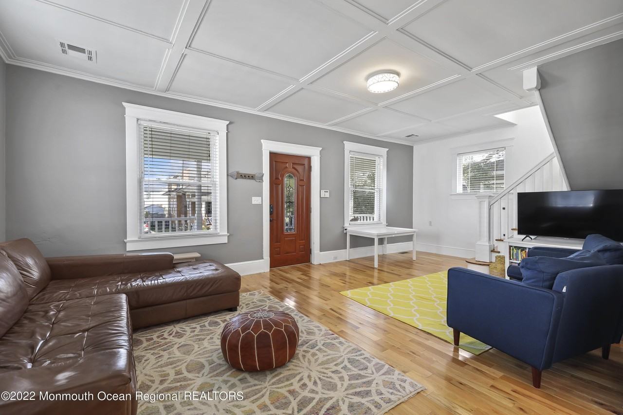 8 Arthur Ave - Photo 7 of 26