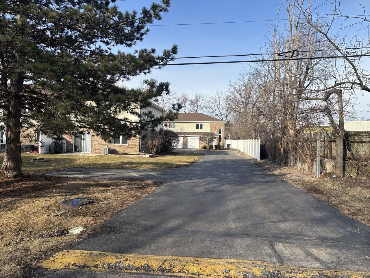 10956 S 76th Ave Unit H #H - Photo 2 of 17