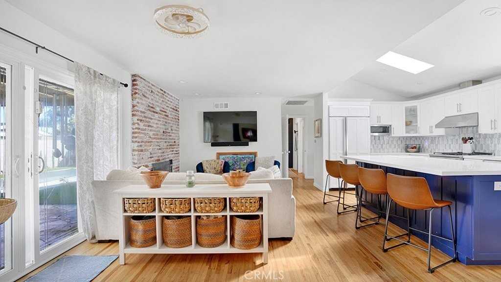 388 Bucknell Rd - Photo 3 of 33