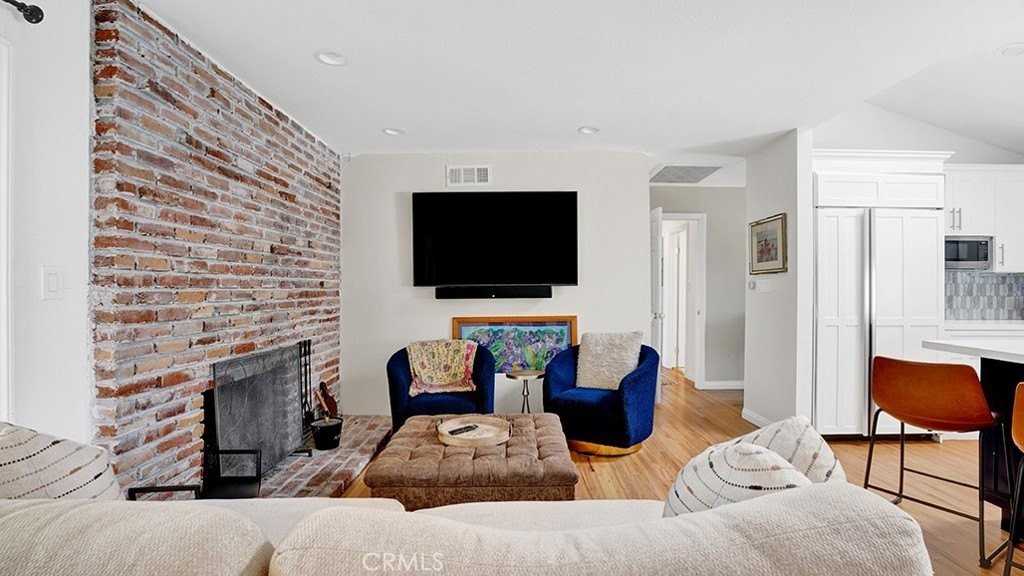 388 Bucknell Rd - Photo 6 of 33