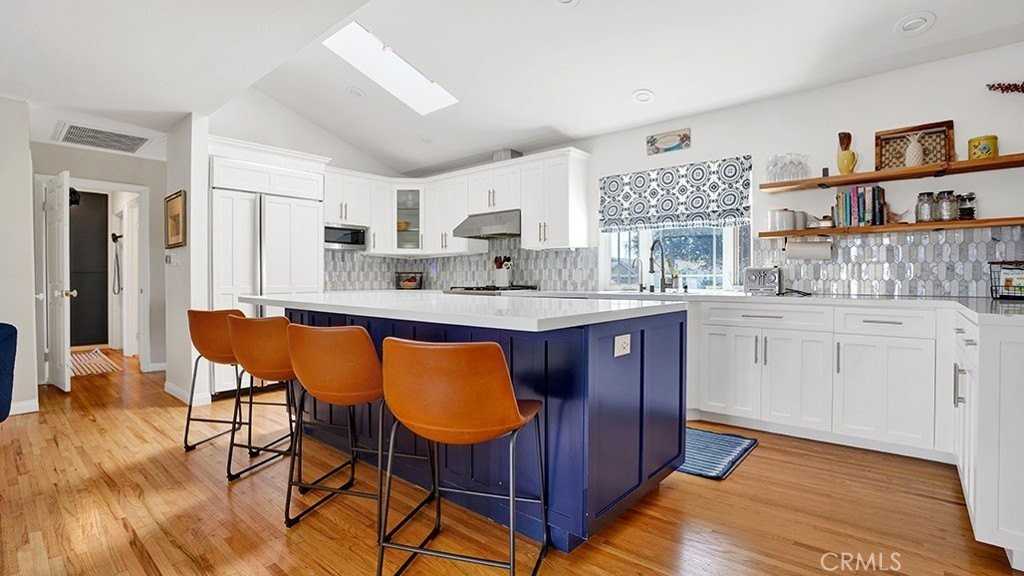 388 Bucknell Rd - Photo 7 of 33