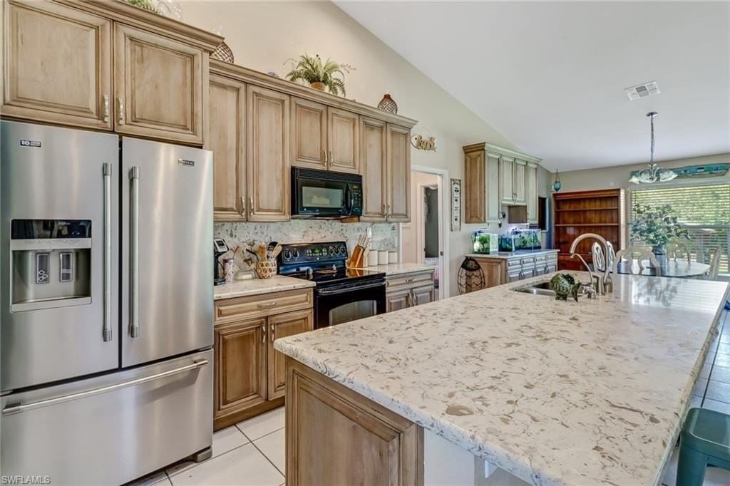 2330 45th Ave Ne - Photo 5 of 26