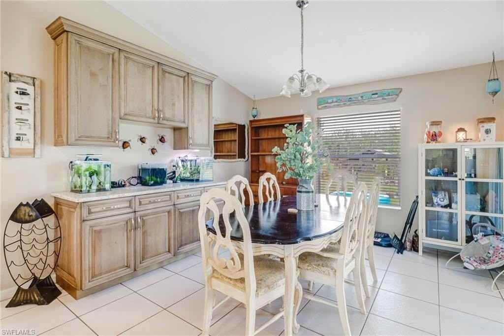 2330 45th Ave Ne - Photo 6 of 26