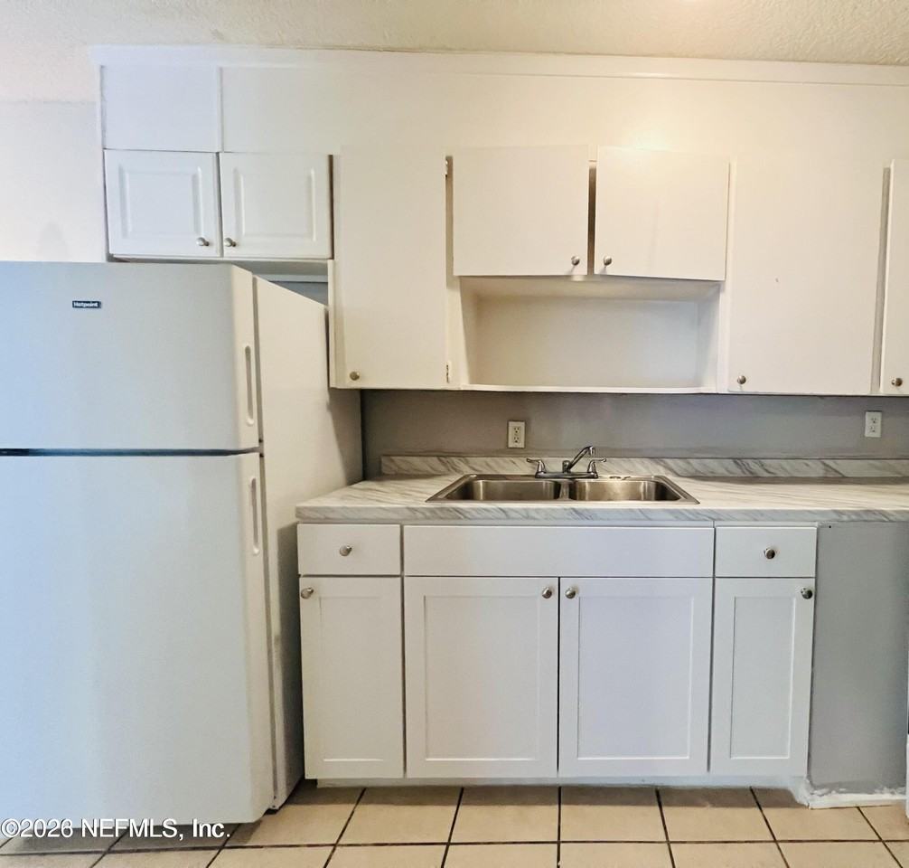 1124 Woodruff Ave Apt 8 - Photo 6 of 13