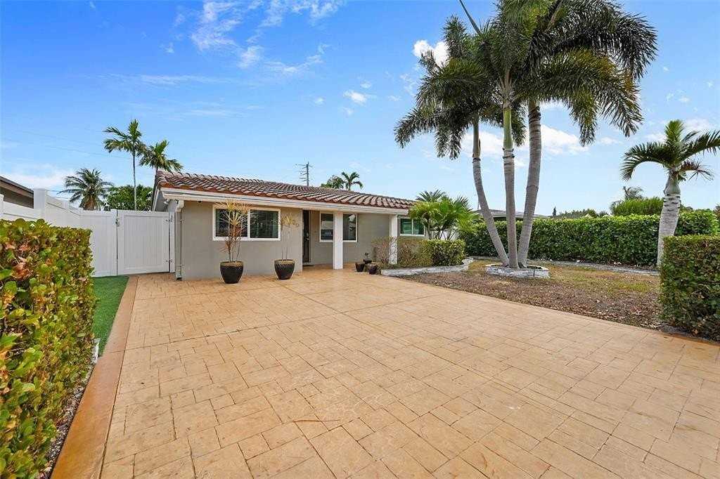 4620 Ne 1st Ter - Photo 3 of 28