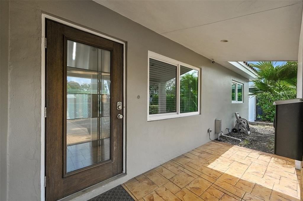 4620 Ne 1st Ter - Photo 4 of 28