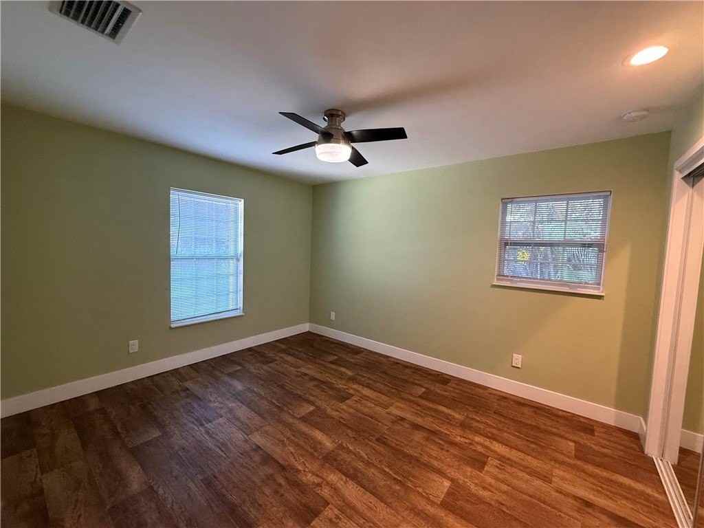 855 6th Ave - Photo 5 of 15