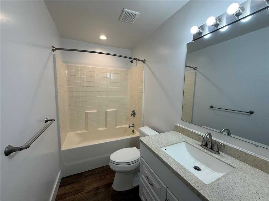 855 6th Ave - Photo 7 of 15