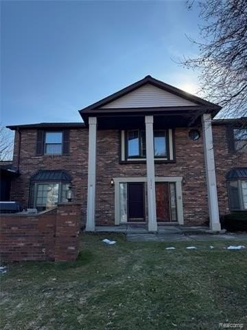 2346 London Bridge Dr - Photo 2 of 24