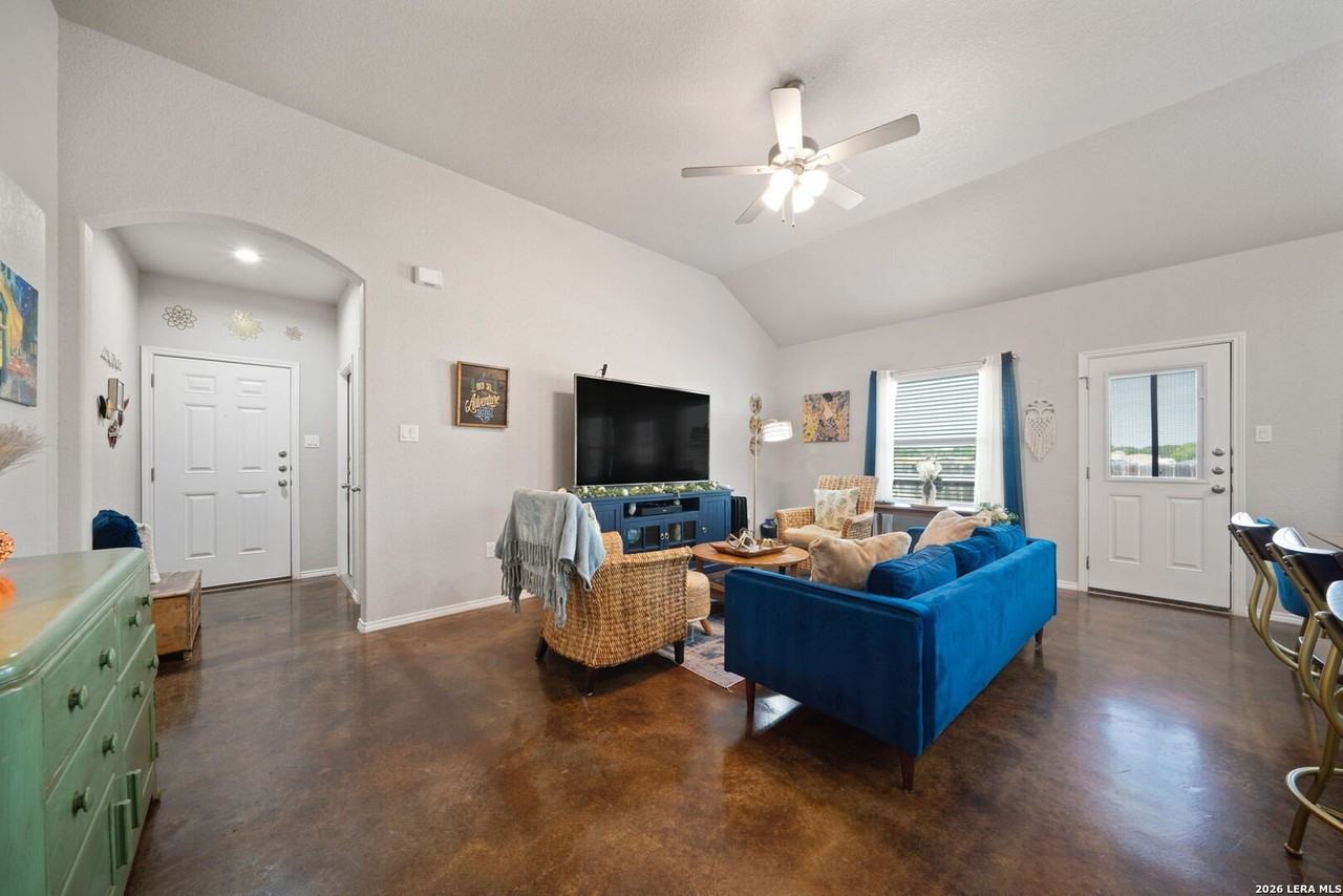 1100/1102 Stanley - Photo 7 of 27