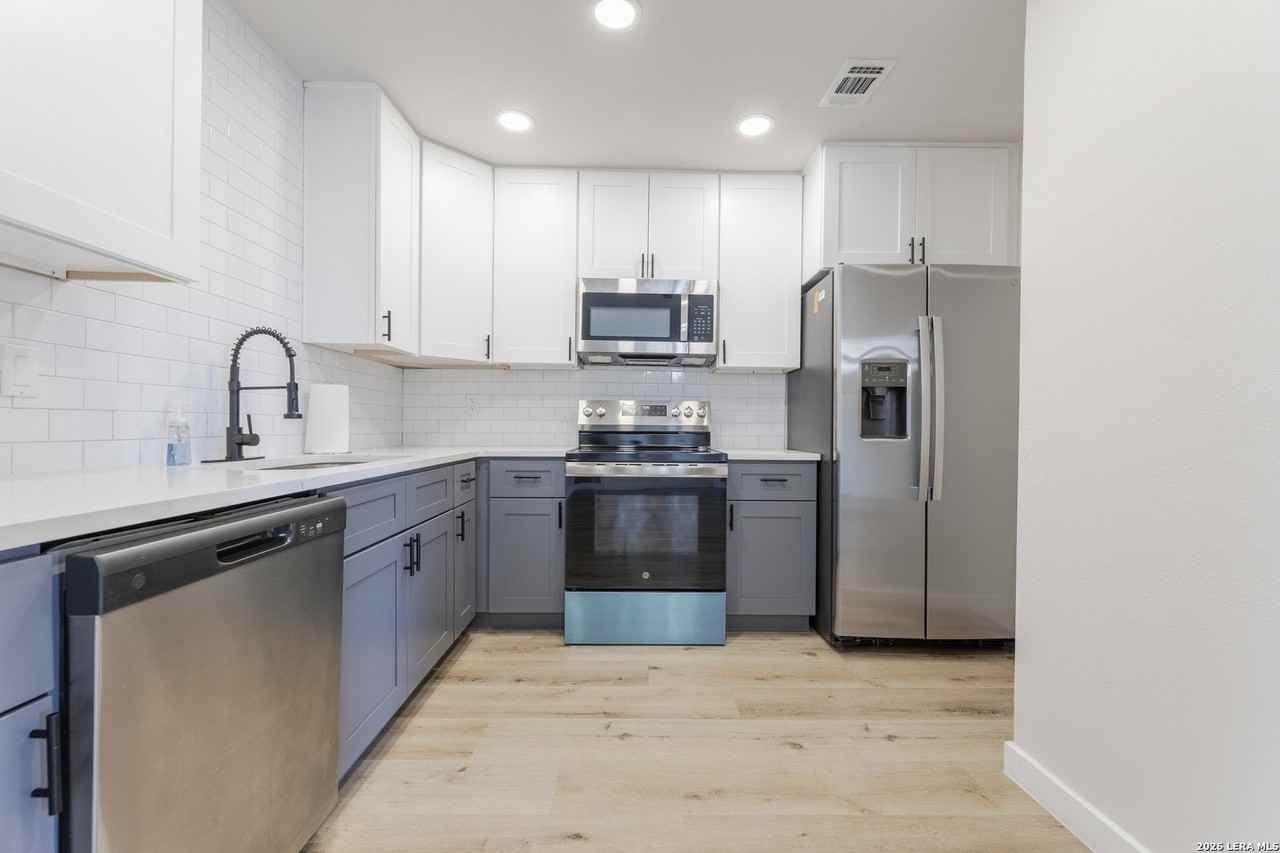 7410 Brandyridge - Photo 7 of 18