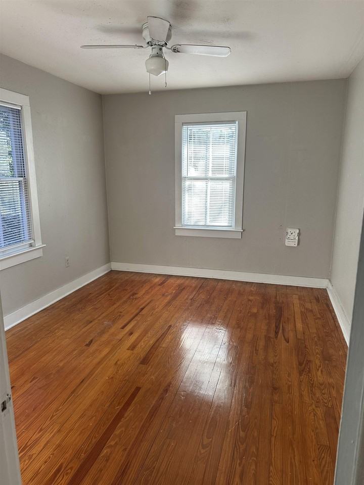 322 W 8th Ave - Photo 5 of 8