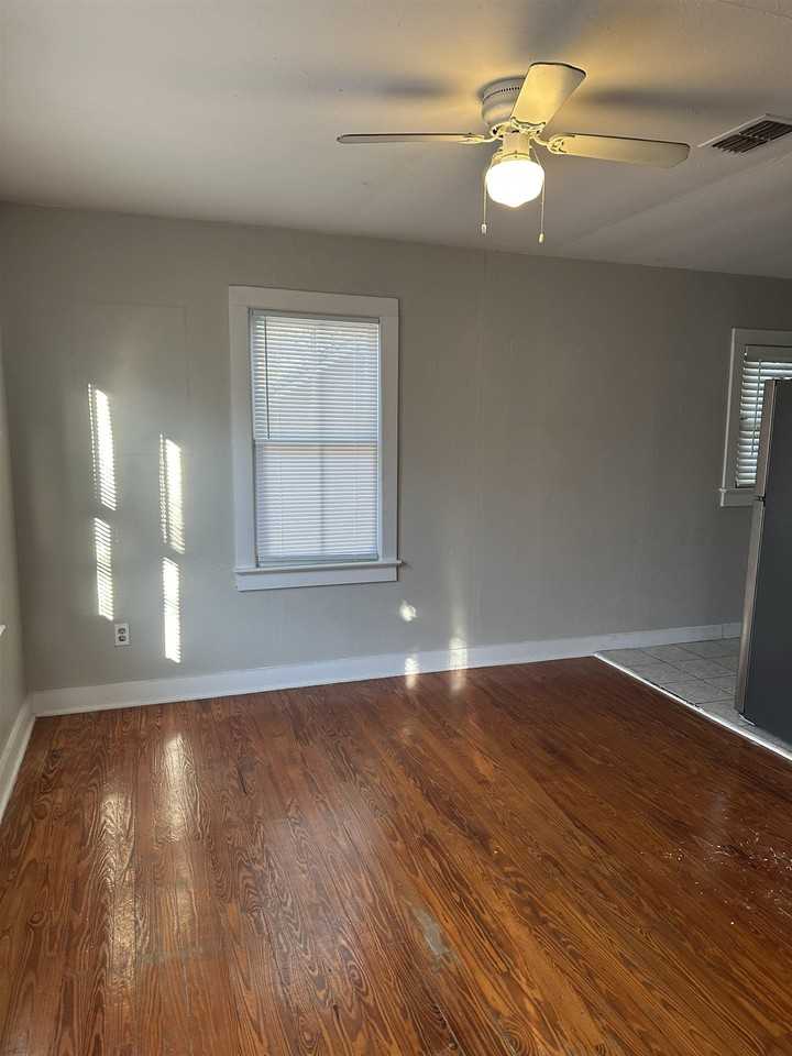 322 W 8th Ave - Photo 7 of 8