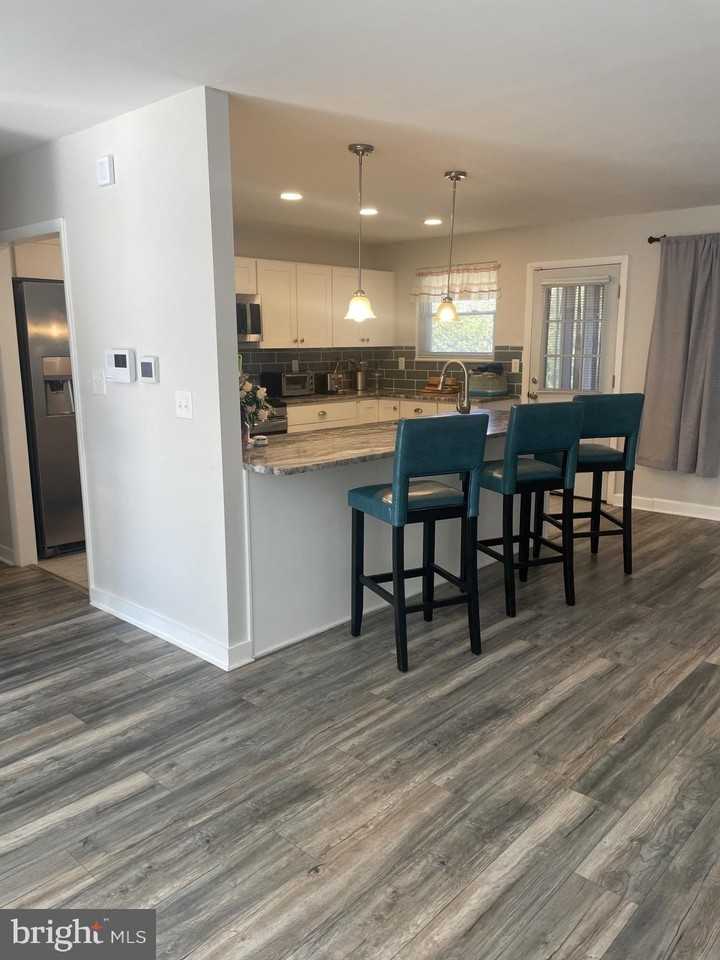 1707 Dalfield Dr - Photo 5 of 17