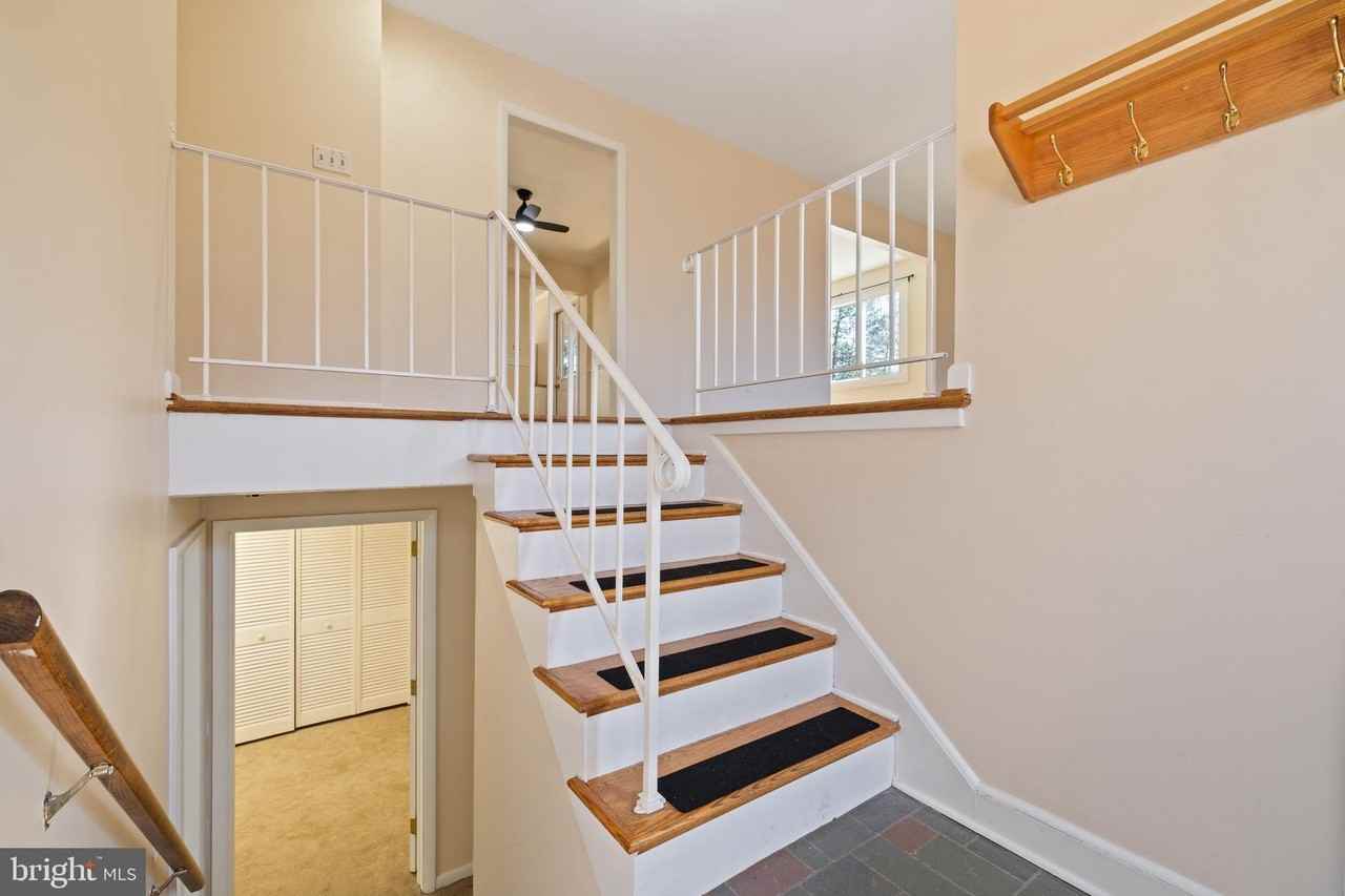 1032 Pinecrest Dr - Photo 3 of 34