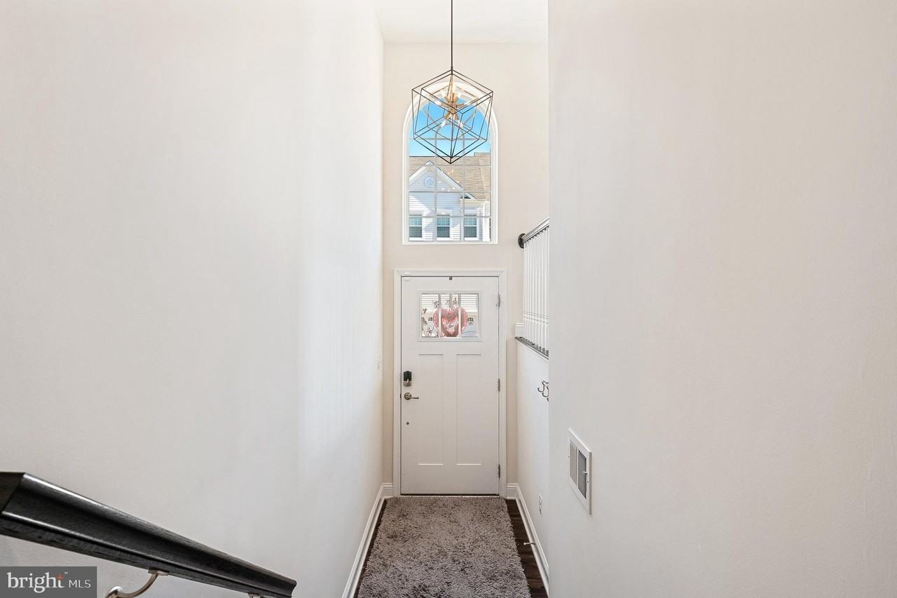 2762 Lady Slipper Rd - Photo 2 of 26