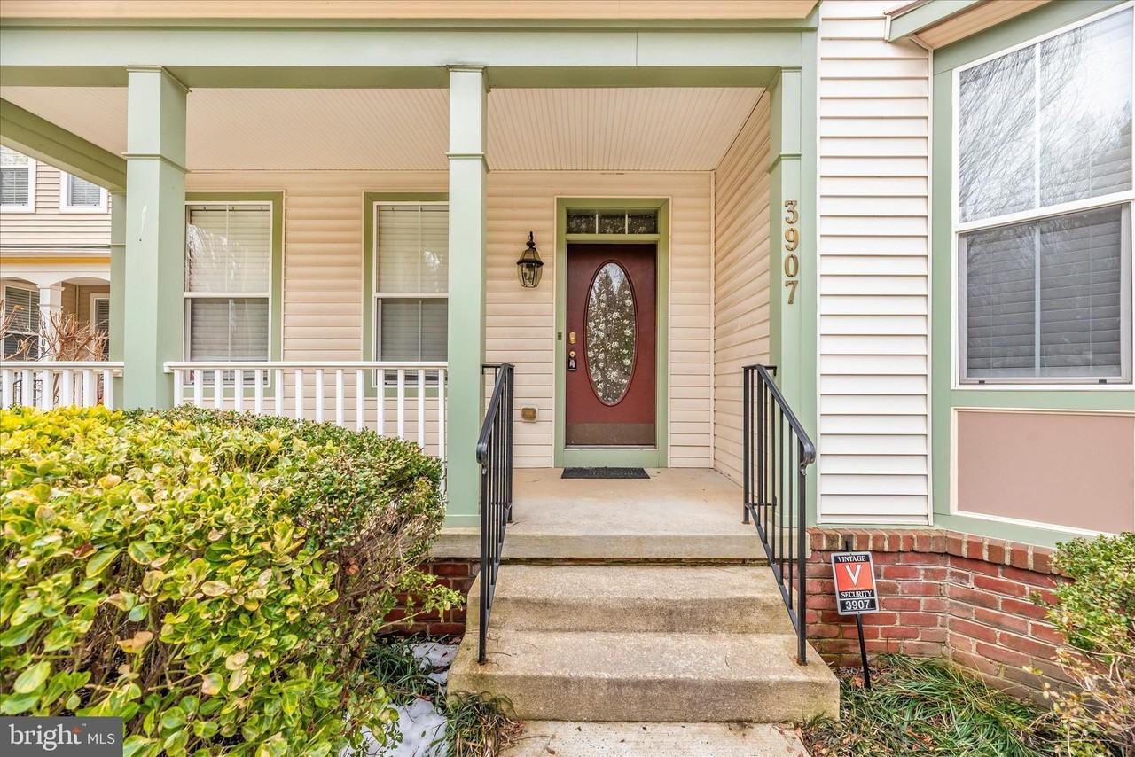 3907 Braveheart Cir - Photo 2 of 50