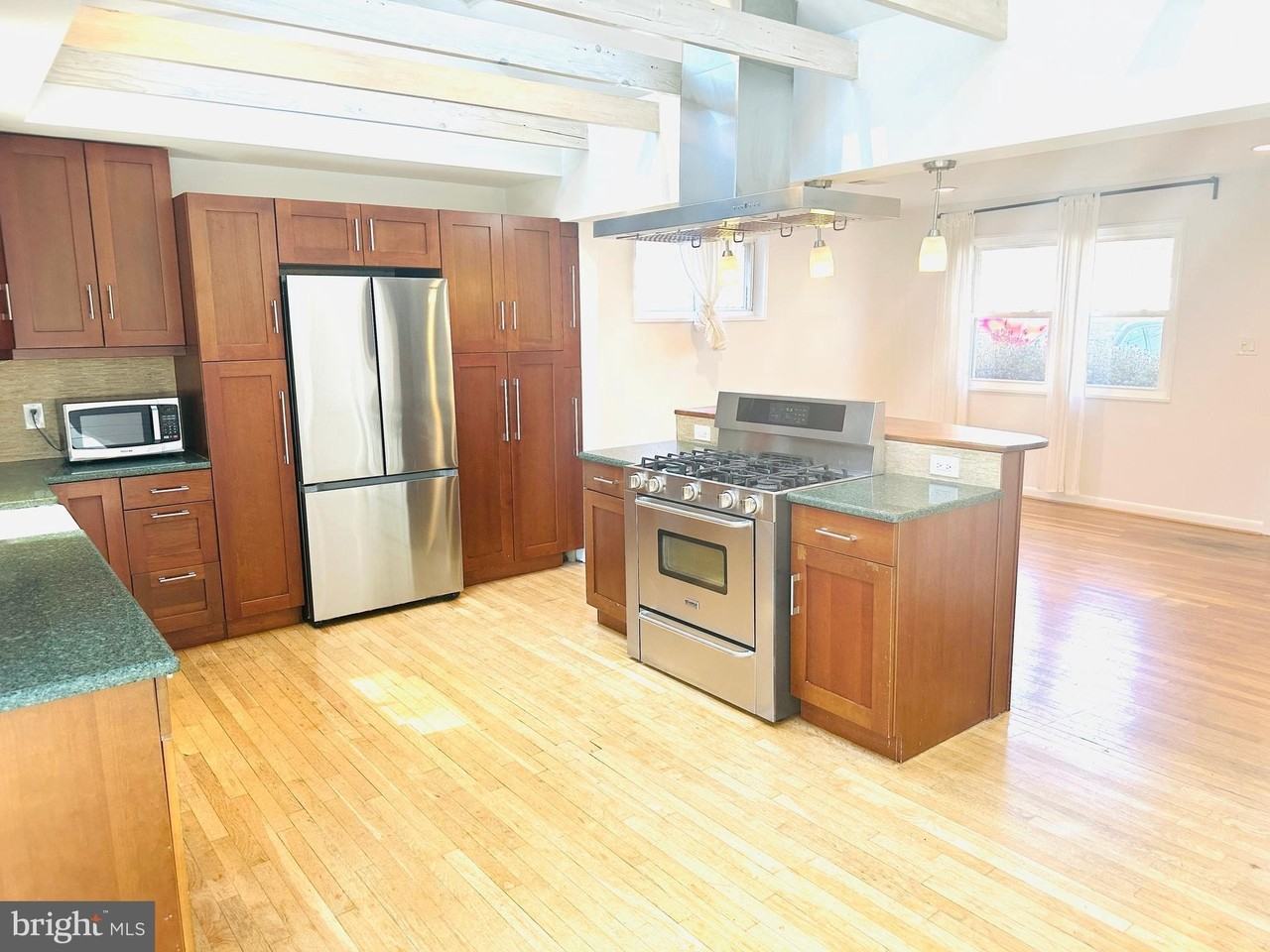 11231 Ashley Dr - Photo 5 of 27