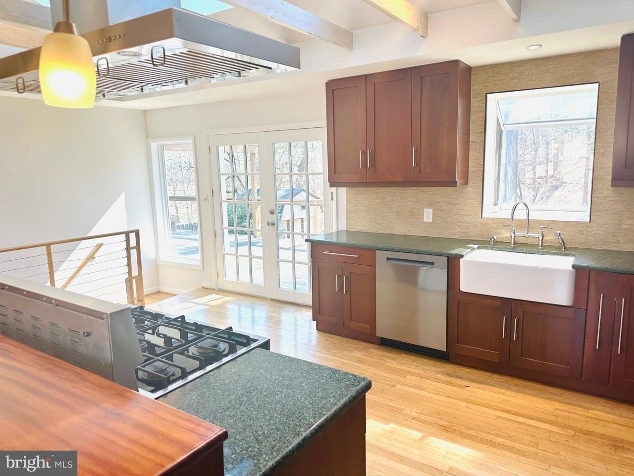 11231 Ashley Dr - Photo 7 of 27