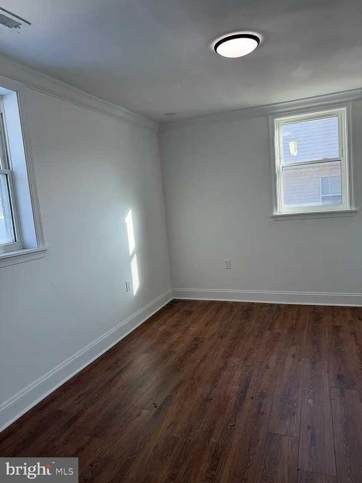 108 S Carolina Rd - Photo 5 of 32