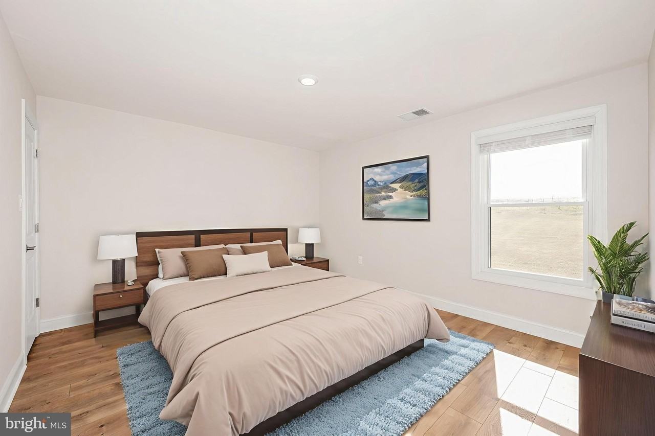 9962 Roulette Dr - Photo 5 of 43