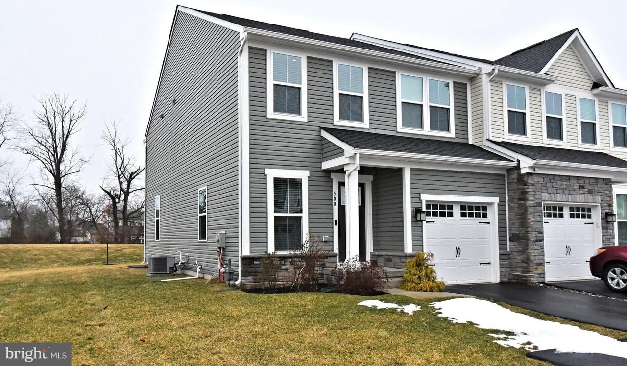 500 Sterling Dr - Photo 2 of 50