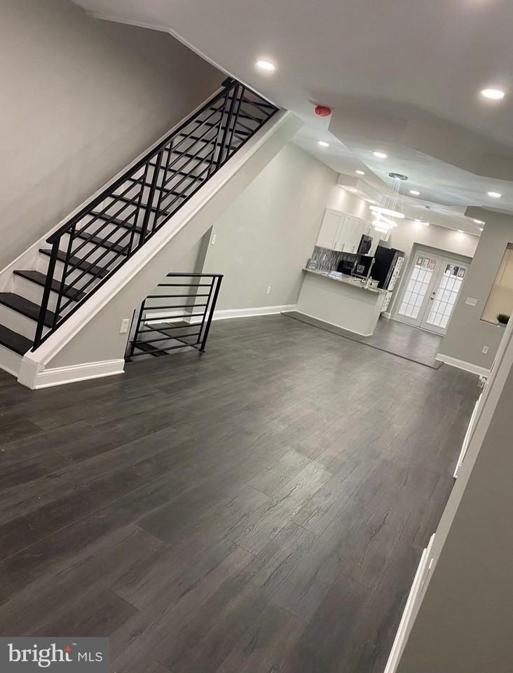 3040 W Berks St - Photo 4 of 13