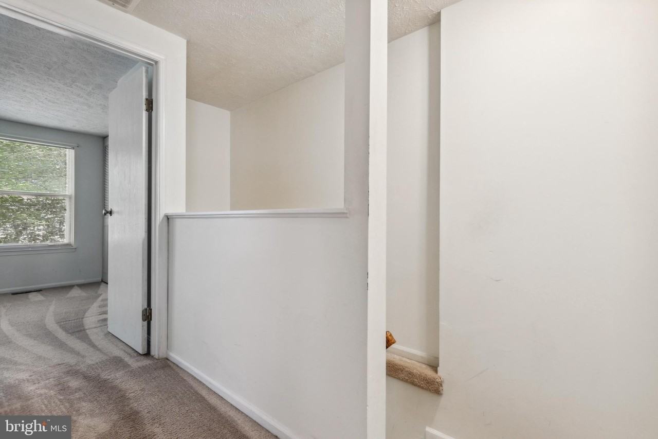 15023 Oak Crest Ct - Photo 4 of 31