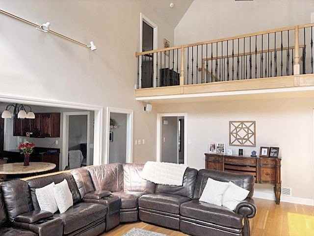 120 Marlboro Dr - Photo 7 of 17