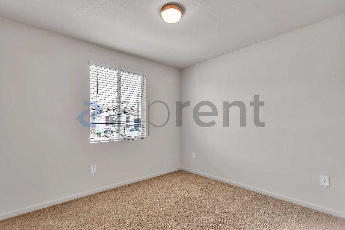 1790 Haines Ave - Photo 4 of 37