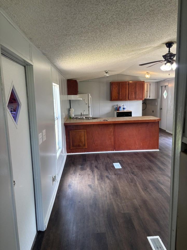 601 Lubbock St #1 - Photo 4 of 10