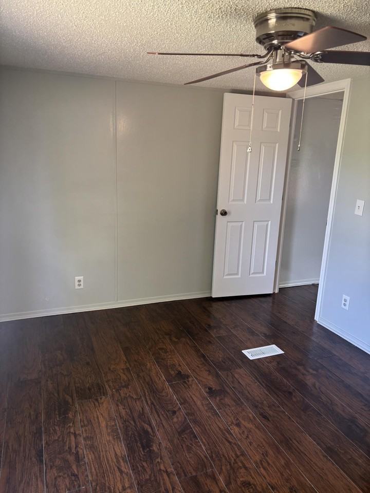 601 Lubbock St #1 - Photo 7 of 10