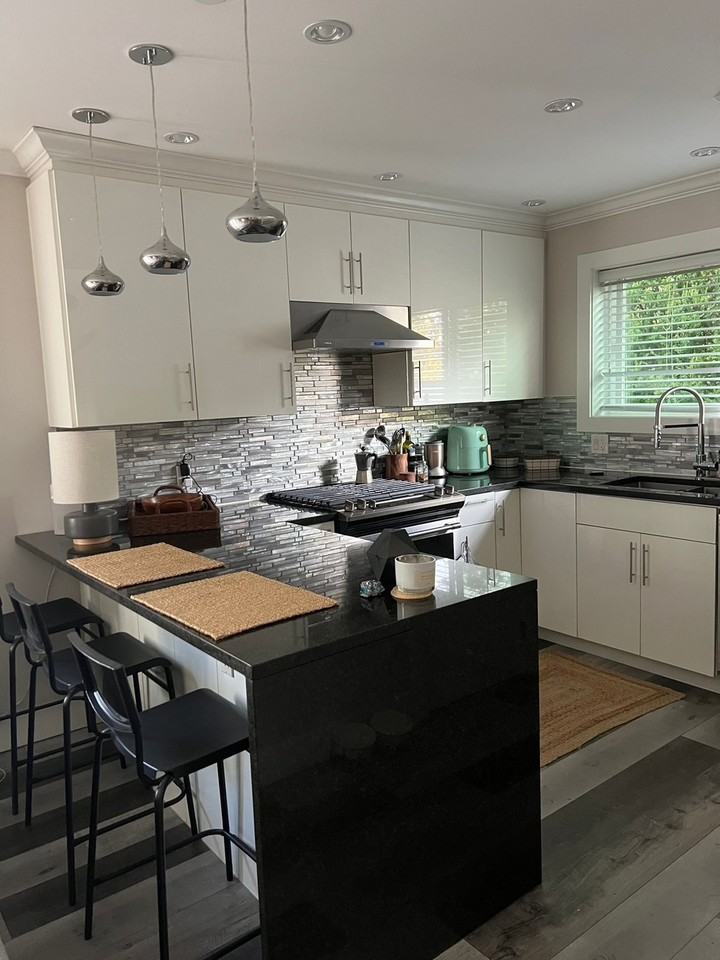 W 14th Ave & Carnarvon St - Photo 3 of 15