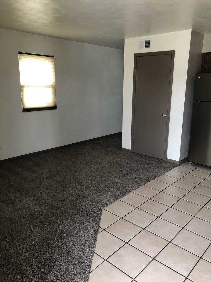 205 East Dunklin Street - Photo 2 of 8