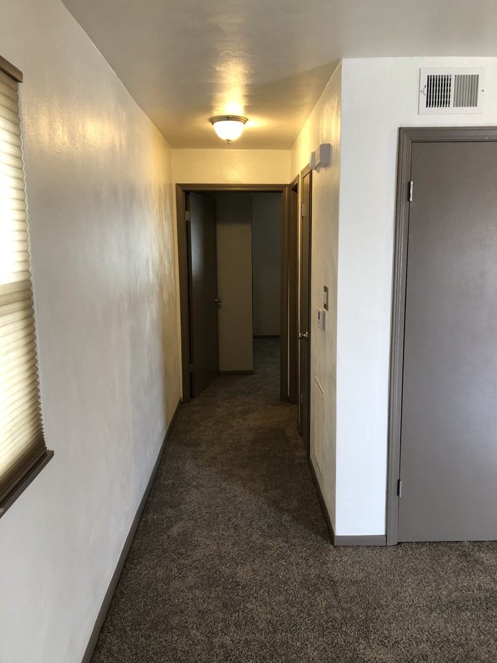 205 East Dunklin Street - Photo 3 of 8