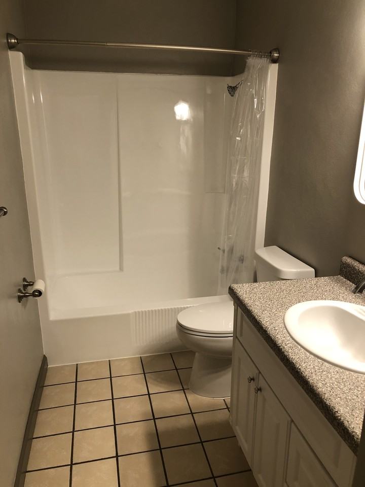 205 East Dunklin Street - Photo 5 of 8