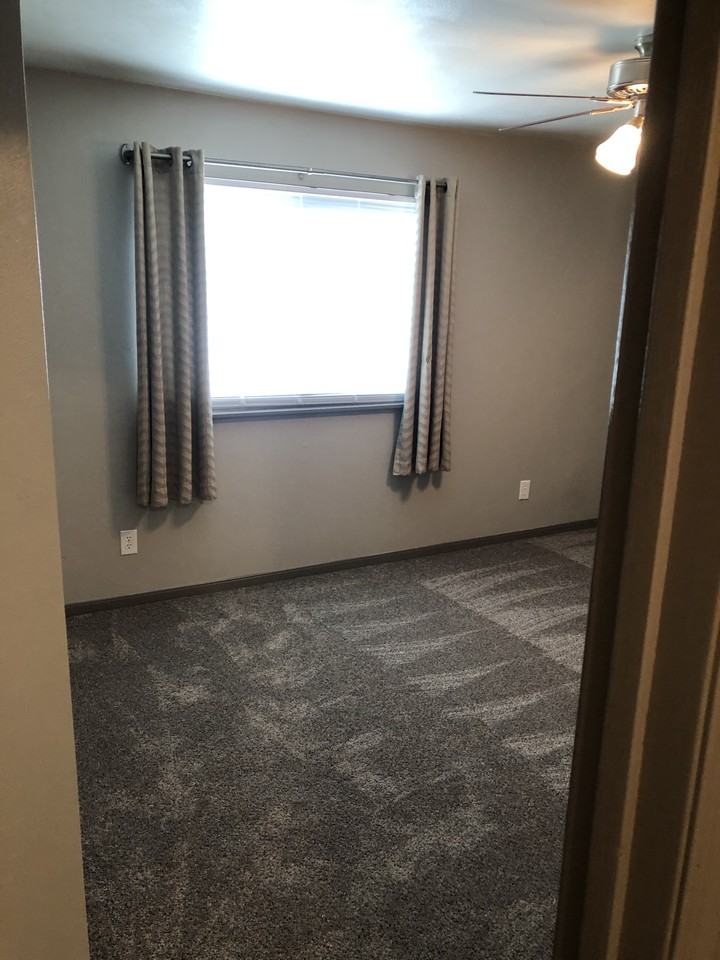 205 East Dunklin Street - Photo 6 of 8