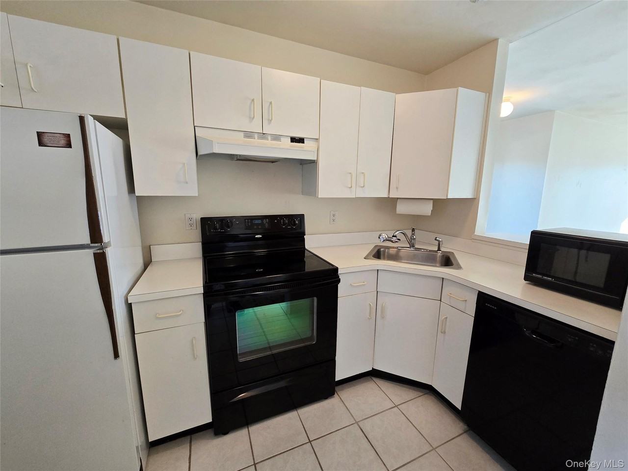 220 Montauk Hwy - Photo 4 of 20