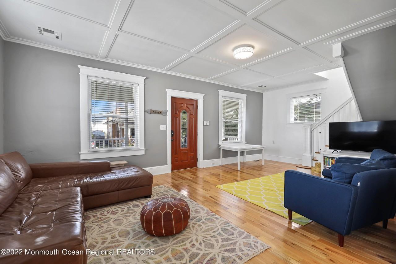 8 Arthur Ave - Photo 7 of 26