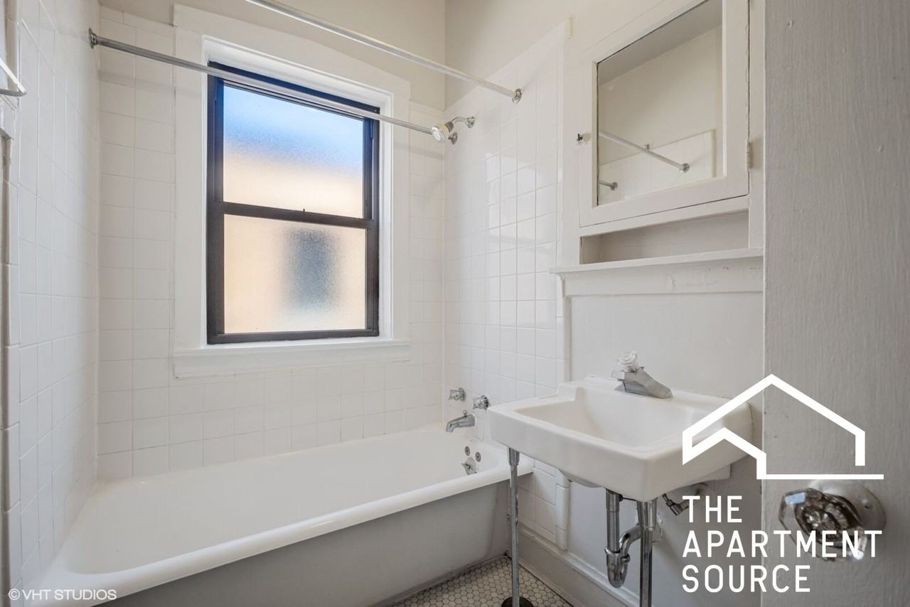 1031 Dempster St #W1 - Photo 4 of 7