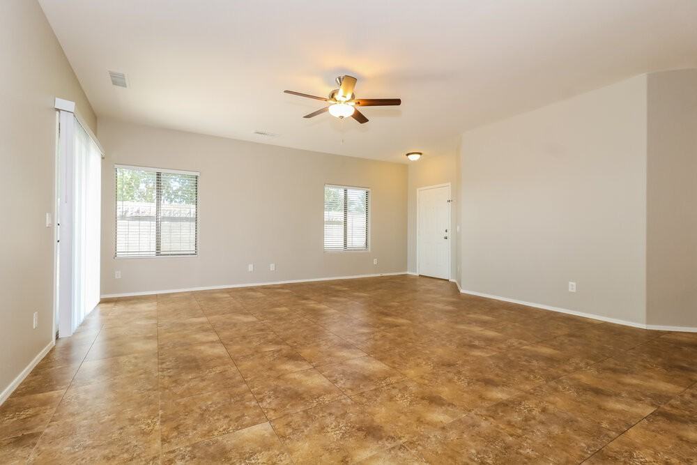 505 W Del Rio Ln - Photo 3 of 16