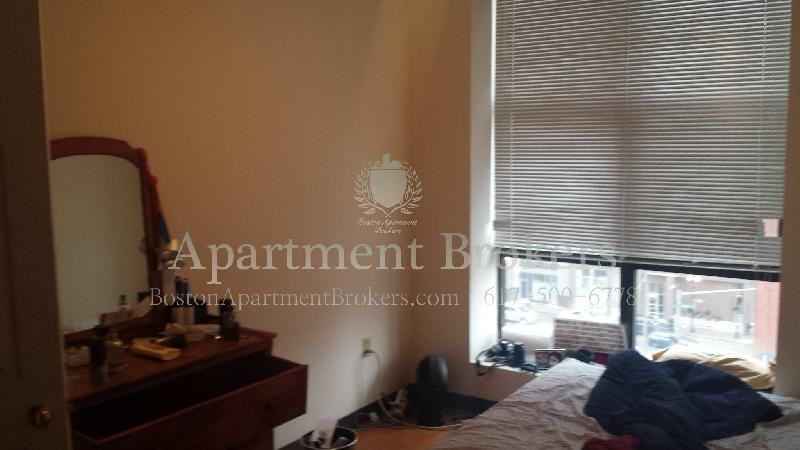 84 Essex St #64