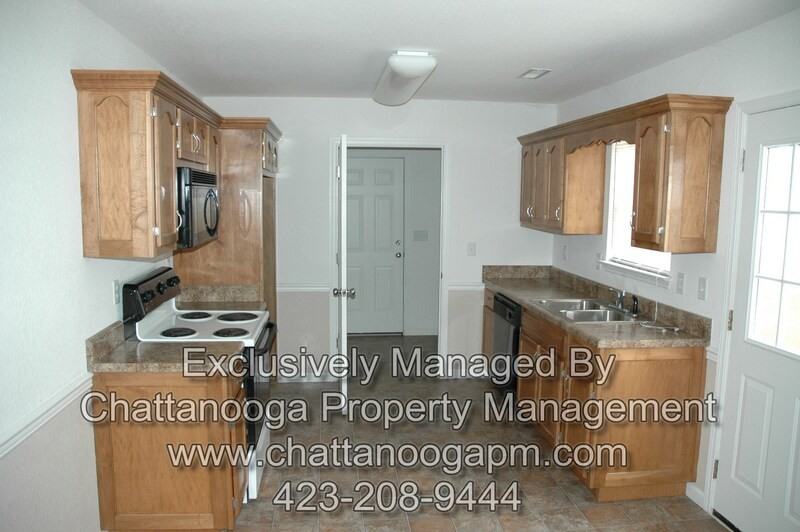 296 Glenn Wade Dr - Photo 2 of 9