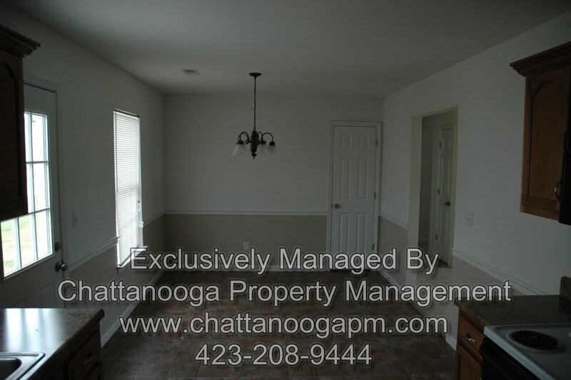 296 Glenn Wade Dr - Photo 3 of 9