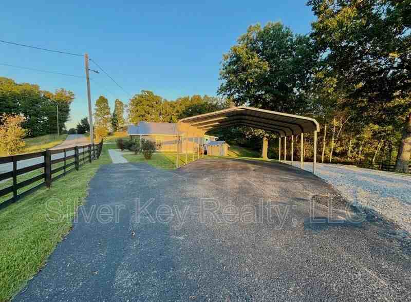 1858 Reed Rd - Photo 5 of 22