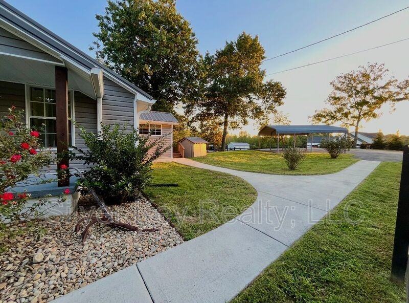 1858 Reed Rd - Photo 6 of 22